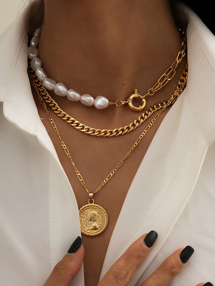 Trendy Round-shaped Portrait Pendant Multilayer Irregular Pearl Beaded Chain Artificial Pearl Alloy Iron Necklace