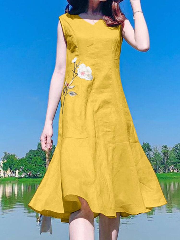 فستان نسائي مطرز بالورود برقبة على شكل V وحافة مكشكشة من القطن بدون أكمام