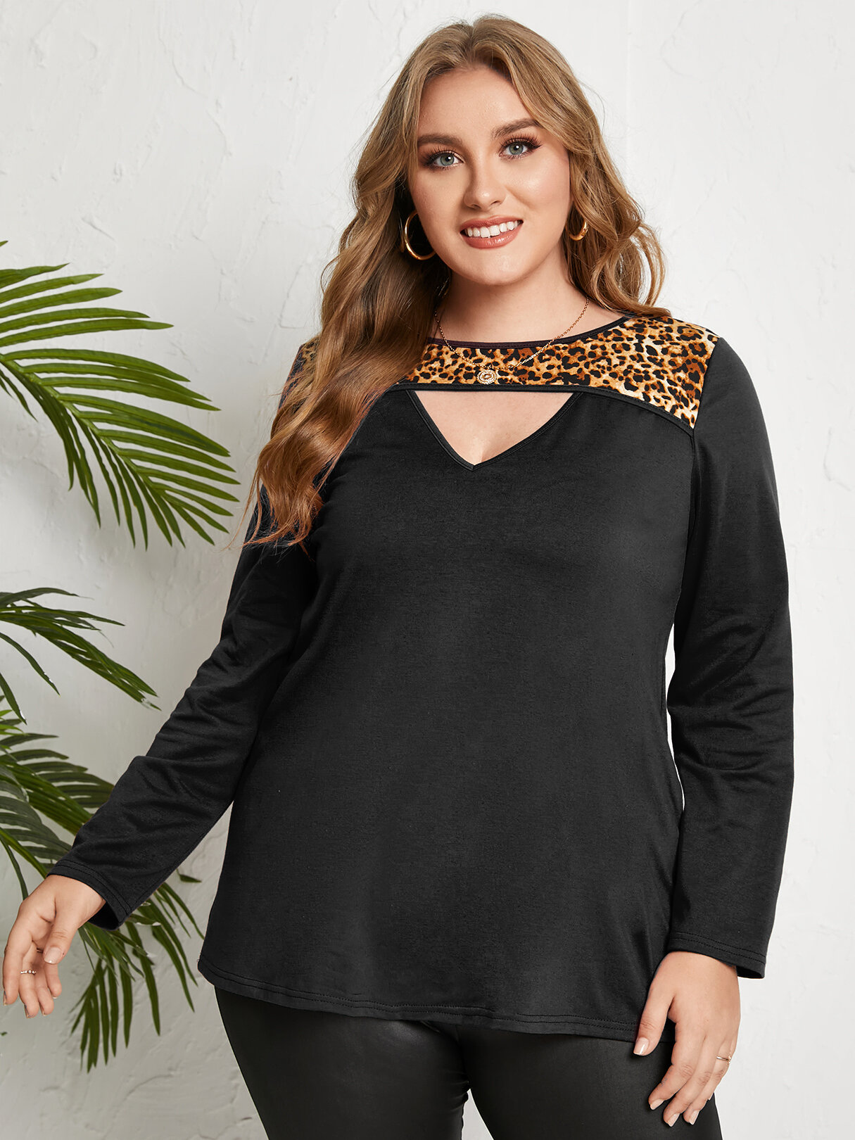Plus Size Leopard Cut Out Patchwork Tee, Black;wine red