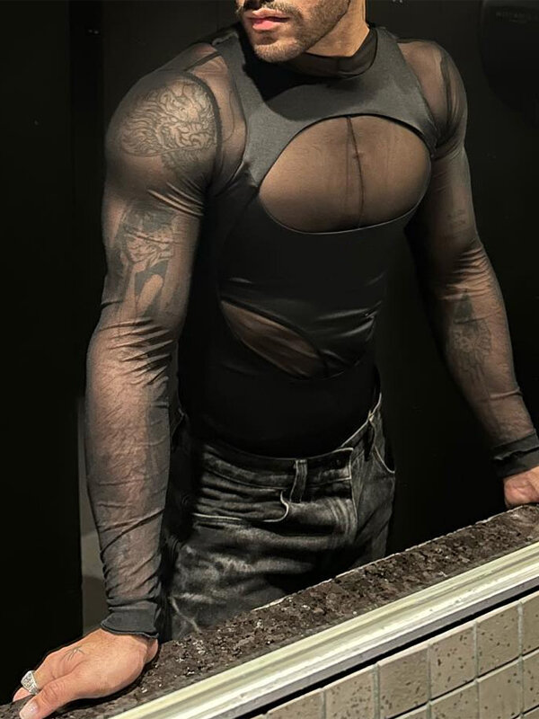 Body masculino com recorte em malha patchwork de manga comprida