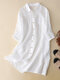 فستان نسائي من القطن ذو طية صدر السترة وأزرار أمامية - أبيض
