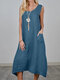 महिलाओं के लिए सॉलिड क्रू नेक डबल पॉकेट कॉटन स्लीवलेस ड्रेस - गहरा नीला