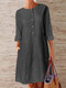 Gestreifte, bedruckte, geknöpfte Taschen Plus Größe Kleid - Schwarz