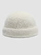 महिला कृत्रिम मिंक फर आलीशान ठोस रंग शीतकालीन आउटडोर गर्मी ब्रिमलेस बेनी मकान मालिक कैप खोपड़ी कैप - सफेद