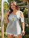Camiseta estampada floral con letras y hombros descubiertos de talla grande - Gris claro