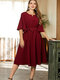 سوليد اللون فستان متوسط الطول معقود بأكمام دولمان مقاس Plus للنساء - نبيذ أحمر
