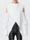 पुरुषों के लिए क्रॉस डिज़ाइन कोल्ड शोल्डर सॉलिड शर्ट - सफेद