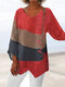 Женская хлопковая блузка с цветным блоком и принтом в стиле пэчворк с v-образным вырезом и нерегулярным подолом - коричневый