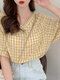 Blusa feminina com estampa xadrez decote em V e manga curta - Amarelo