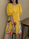 Vestido feminino com estampa de gato decote careca e manga bufante - Amarelo