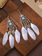 Boucles d'oreilles longues plumes en forme de coeur en alliage vintage ethnique - blanc