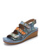 Socofy Ethnic Print Splicing Leather Wedges Buckle Decor Triple Band Hook Loop Sandals - Blue