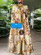 प्लस साइज महिला बारोक प्रिंट स्टैंड कॉलर मैक्सी ड्रेस - खुबानी