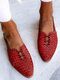 حذاء مسطح من LOSTISY Plus مقاس غير رسمي بعروق مضفرة مغلق بإبزيم خلفي للنساء - أحمر