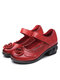 حذاء ماري جين من الجلد بتصميم كلاسيكي مريح من SOCOFY - أحمر