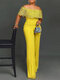 Macacão feminino plus size com patchwork de renda e ombros de fora - Amarelo