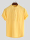 Botón de bolsillo de manga corta con cuello alto sólido para hombre Camisa - Amarillo