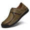 Men Vinatge Comfy Round Toe Hook Loop Soft Hand Stitching Shoes - Brown