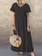 فستان كاجوال سادة اللون بياقة على شكل V مقاس Plus - أسود