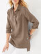 Blusa de manga 3/4 con media solapa y botones de bolsillo alto-bajo - Caqui