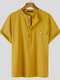 メンズソリッド半袖ポケットボタンフロントシャツ - 黄