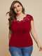 Plus Size Solid Lace V-neck Short Sleeves T-shirt - Red