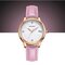 女性のためのトレンディなクォーツ時計ラウンドダイヤル花数字シンプルな革ストラップ時計 - ピンク