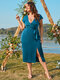 فستان بتصميم ملفوف بفتحة رقبة على شكل V بلون أزرق بحيرة عميقة ومقاسات كبيرة - البحيرة الزرقاء