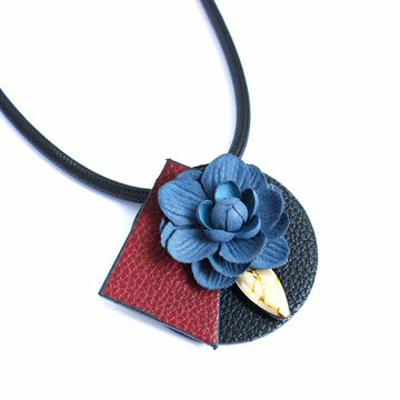 Sweet Trendy Necklace Leather Flower Brooch Necklace