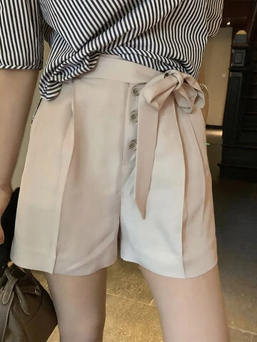 Solid Button Wide Leg Casual Shorts With Belt 