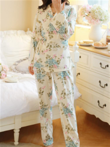 

Floral Suspender Women's Pajamas Set, Apricot
