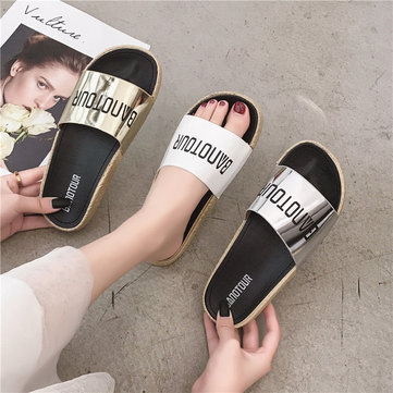 

Sandals And Slippers Women's Season New Word Drag Flat Beach Shoes Fashion Women's Shoes Wild Wear Slippers