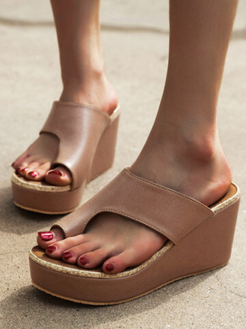 Clip Toe Soft Sole Platform Wedge Sandals