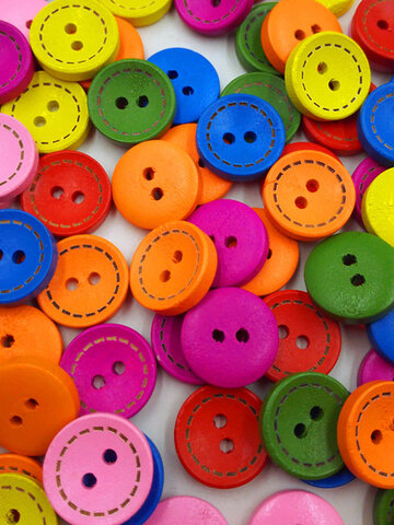 100Pcs Rainbow Color Wooden Sewing Buttons