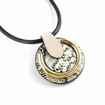 Casual Brooch Necklace Leather Alloy Circle Necklace