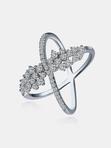 Женское роскошное кольцо с крестом из платины с цирконием