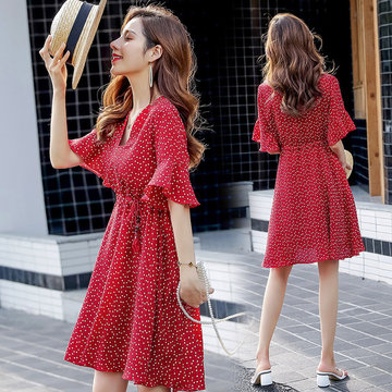 

Red Wave Point Chiffon Dress Female Short Skirt New Season Was Thin And Thin Waist French V-neck Jumpsuit A Word Skirt