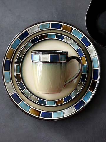 Teller und Schale aus Keramik