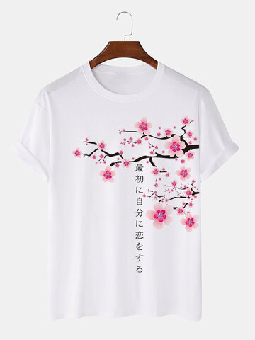 Camisetas com personagens japoneses em flor de cerejeira