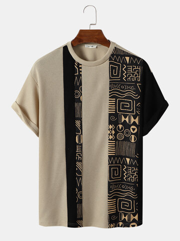Camisetas com estampas tribais assimétricas