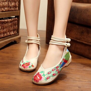 

Embroidery Flower Print Retro Chineseknot National Wind Flat Shoes, White black