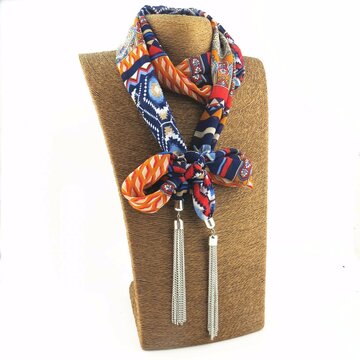 Ожерелье-шарф с кисточками в этническом стиле