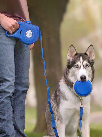 Four-in-one Dog Leash Water Bottle Bowl Garbage Bag Hook Portable Design Outdoot Pet Supplies