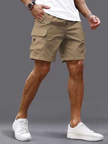 Einfarbige Cargo-Shorts mit Klapptaschen