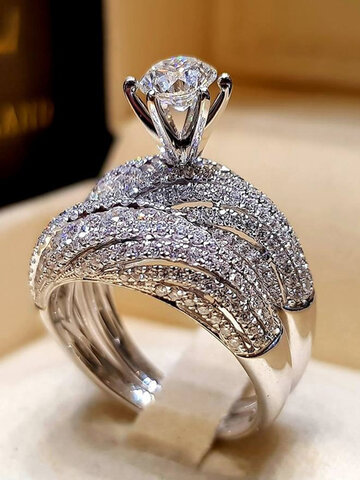 Металлические кольца с бриллиантами