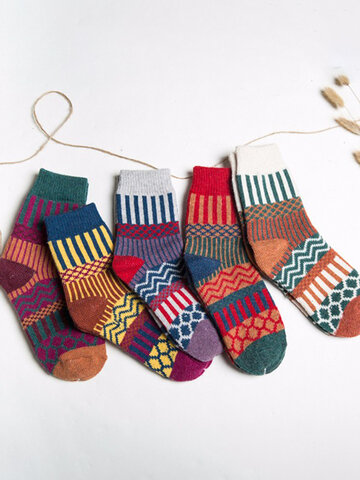 Women Stripe Woolen Blend Socks Design Multi-Color Casual Ankle Sock