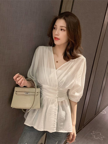 

Ji Han Fan V Collar Waist Thin Section Fairy White Shirt Shirt Female Niche Design Sense Small Shirt