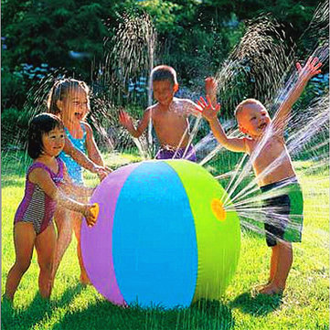 الأطفال الصيفية في الهواء الطلق السباحة الشاطئ الكرة نفخ الكرة نافورة المياه